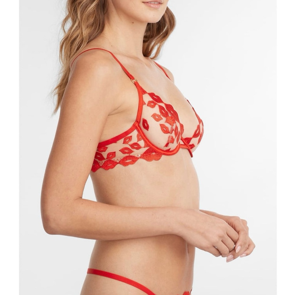 Bluebella Marian Bra NWT 36A Demi underwire lip lips embroidery